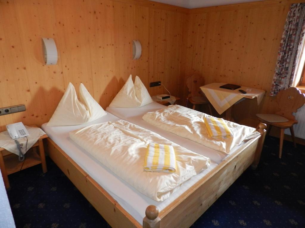 Hotel Hubertus Mit Erlebnislandgasthof Reitherwirt Kitzbühel Pokoj fotografie
